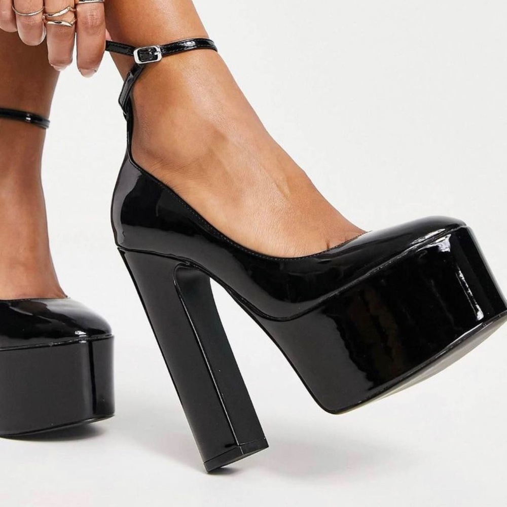 Madden Girl Dion Pumps